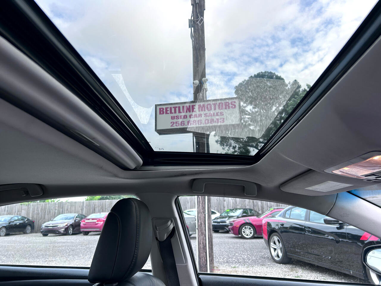 Used 2018 Toyota Avalon Limited image 12