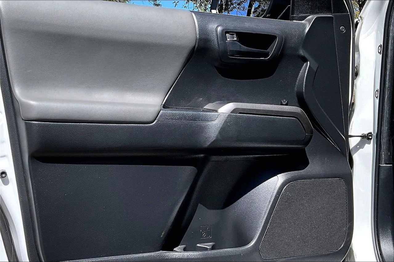 Used 2022 Toyota Tacoma SR5 w/ Technology Package image 17