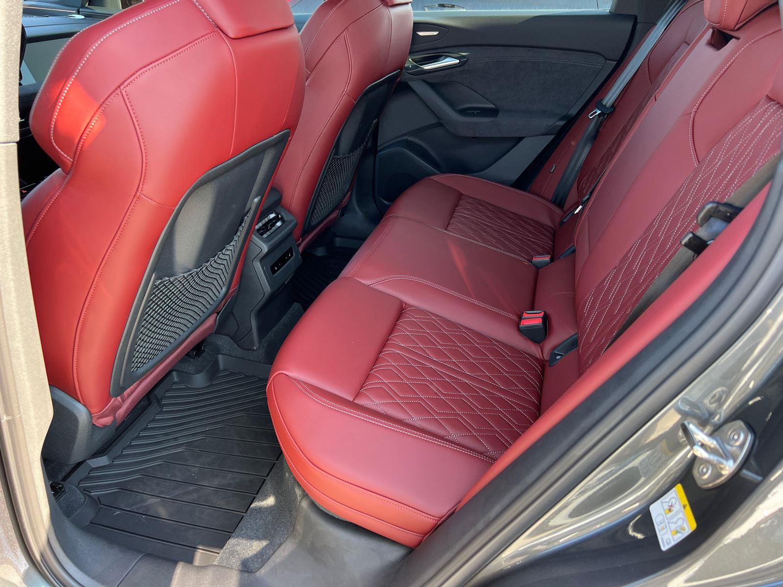 New 2025 Audi SQ6 e-tron Prestige w/ 21" Black Optic Wheel Package image 14