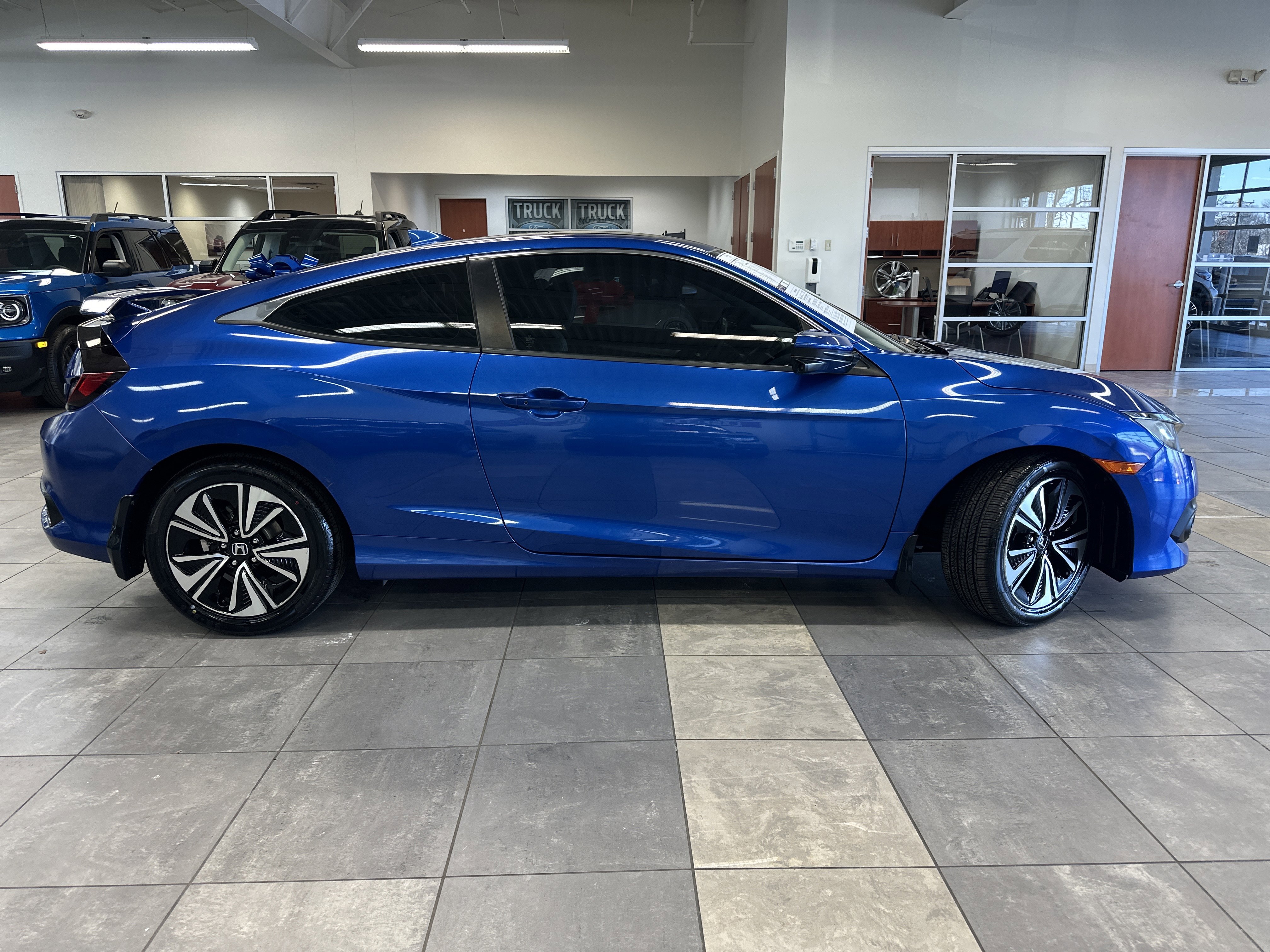 Used 2017 Honda Civic EX-L image 12