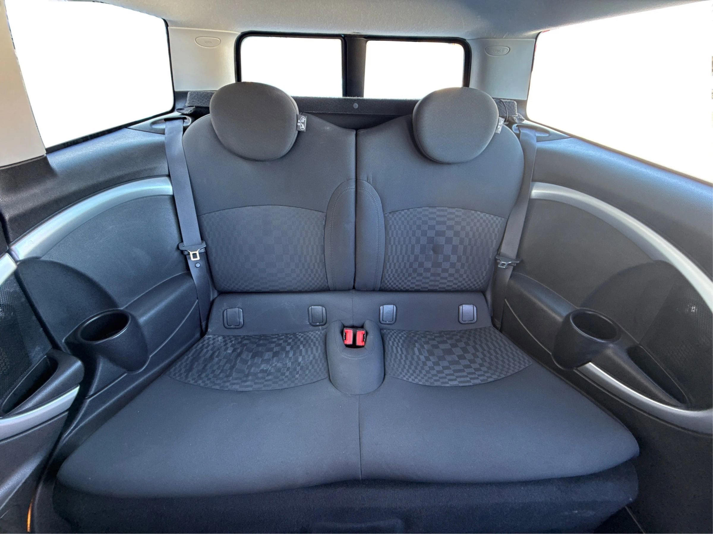 Used 2010 MINI Cooper Clubman S image 16