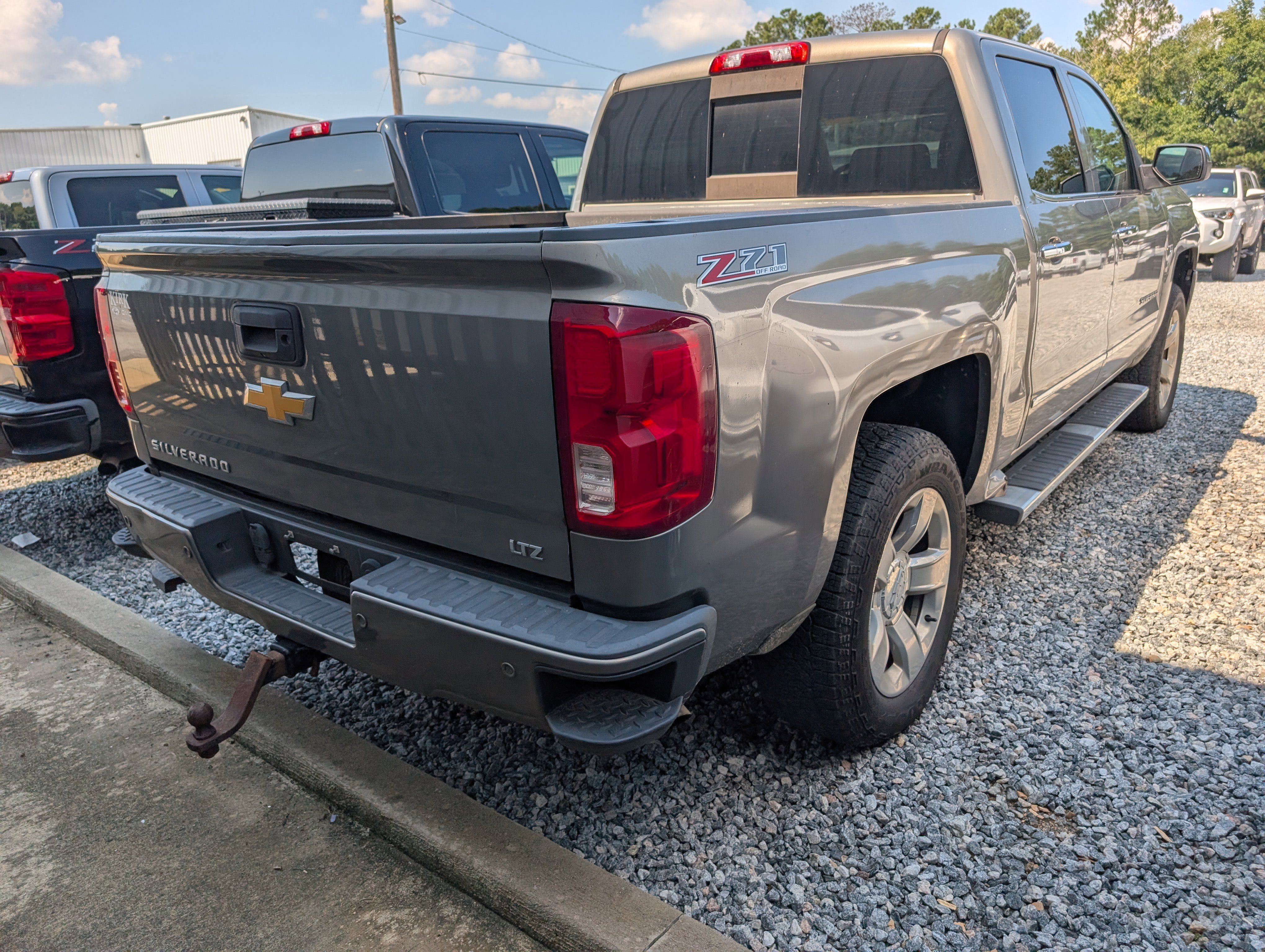 Used 2017 Chevrolet Silverado 1500 LTZ Z71 w/ LTZ Plus Package image 3