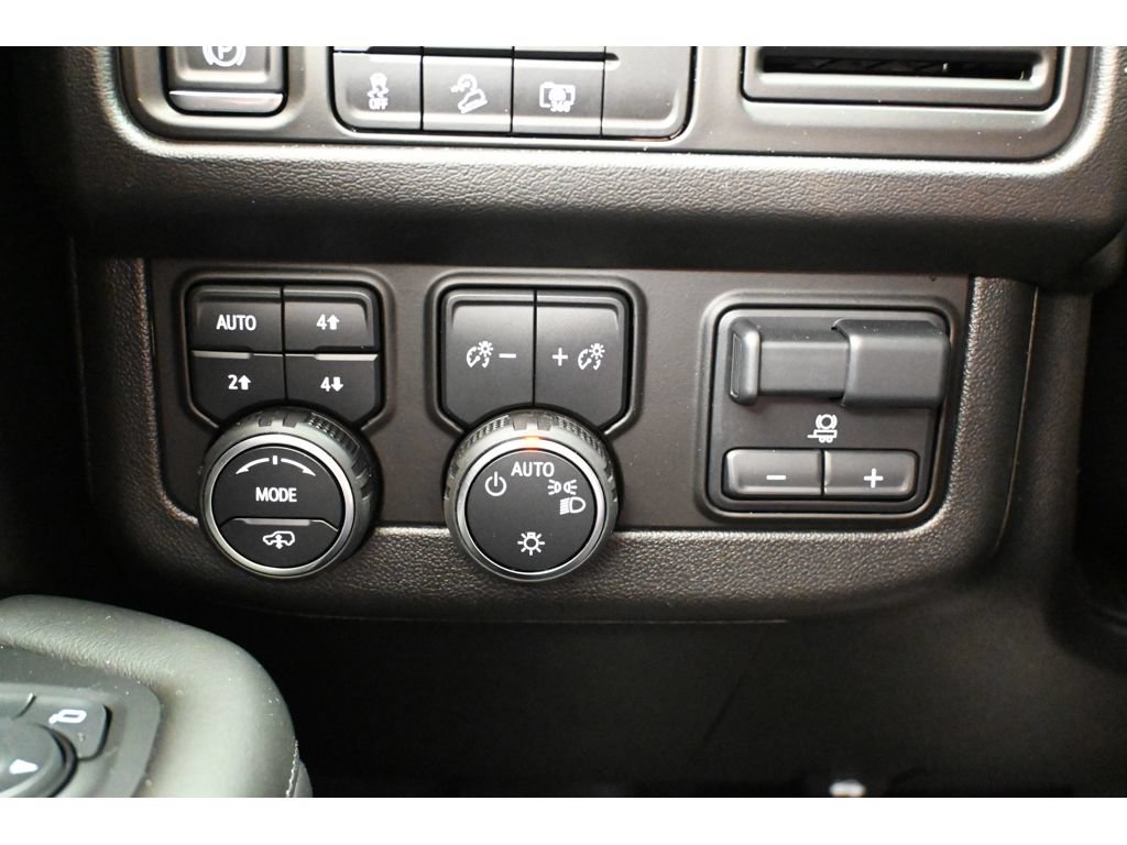 Used 2024 Chevrolet Tahoe Z71 w/ Z71 Off-Road Package AWD/4WD image 45
