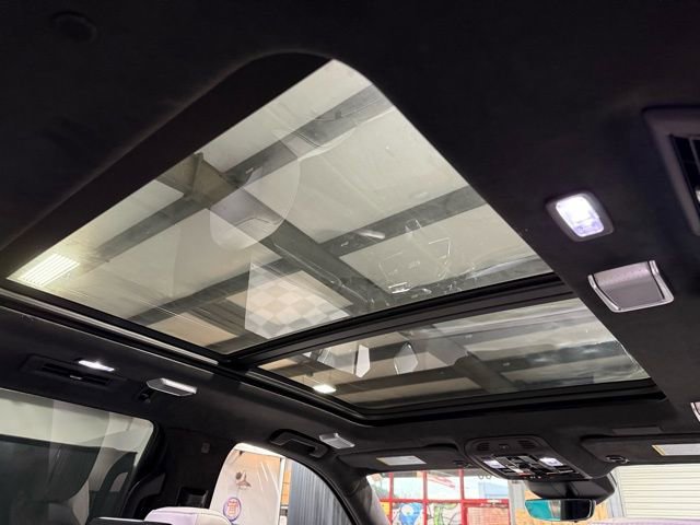 Used 2025 Cadillac Escalade V image 17