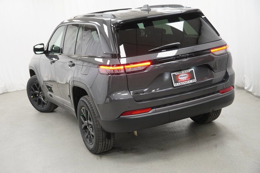 New 2026 Jeep Grand Cherokee Altitude image 11