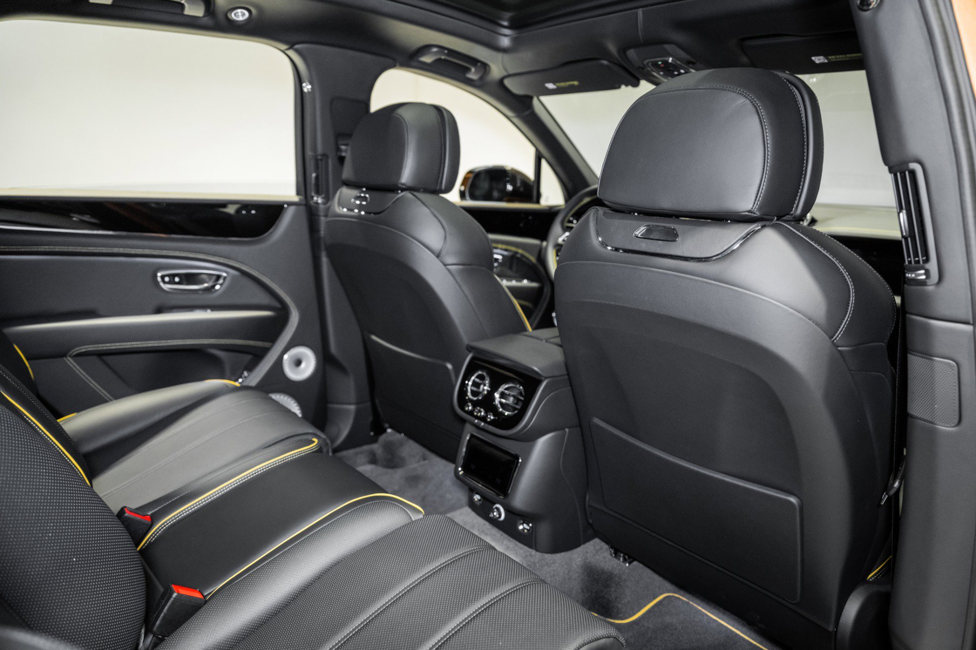 New 2025 Bentley Bentayga image 25