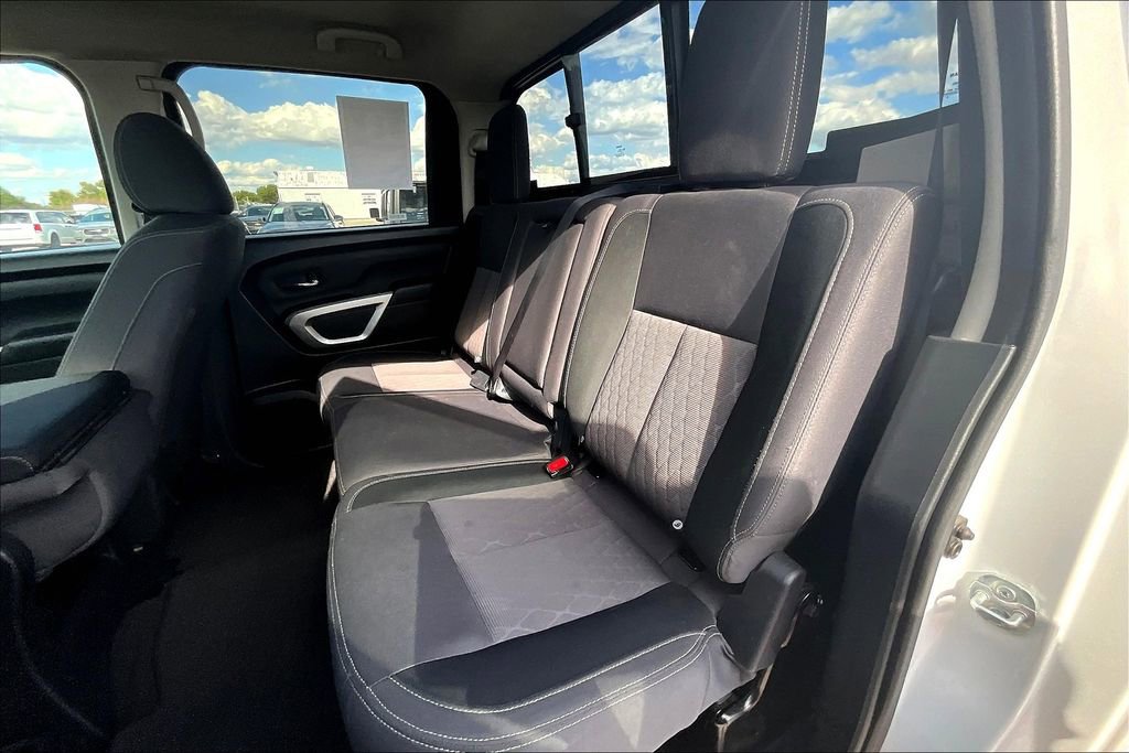 Used 2023 Nissan Titan SV image 33