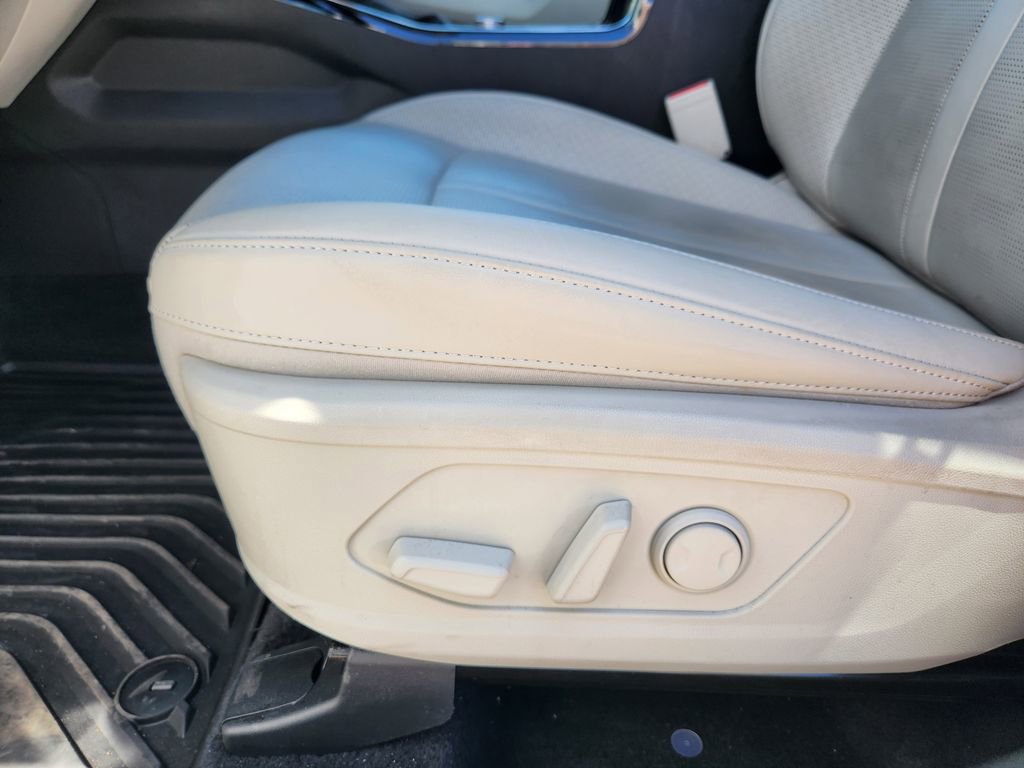 Used 2025 Kia Sorento SX image 23