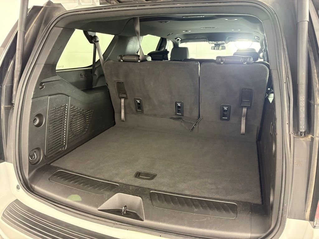 Used 2024 Chevrolet Suburban LT RWD image 22