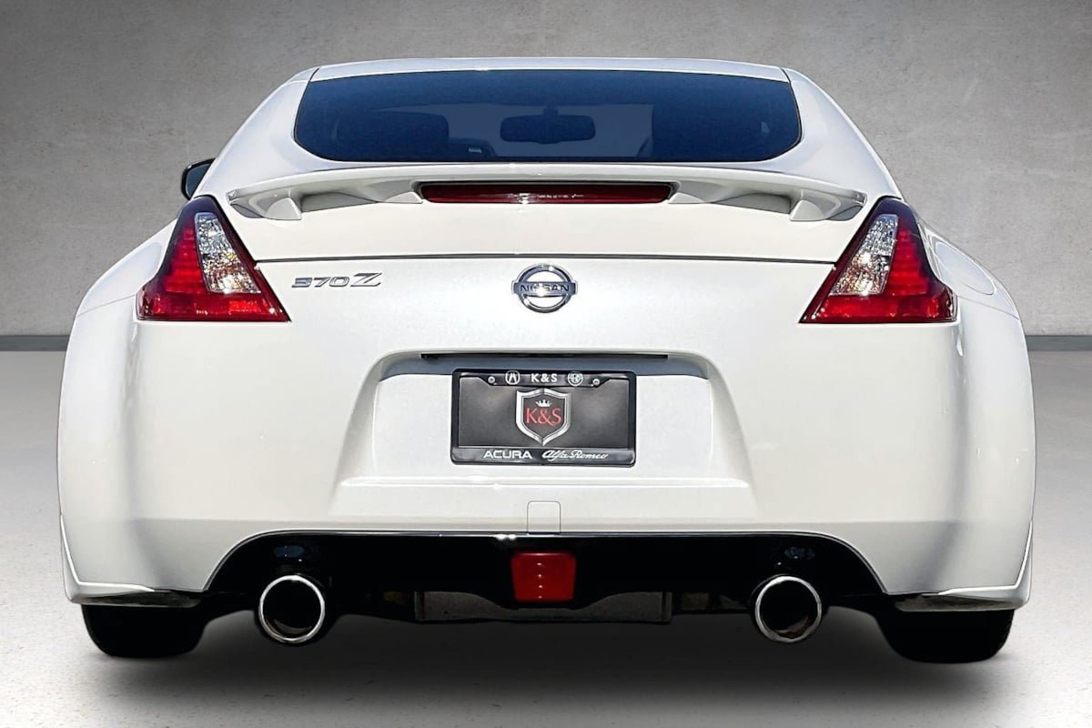 Used 2020 Nissan 370Z Coupe RWD image 4