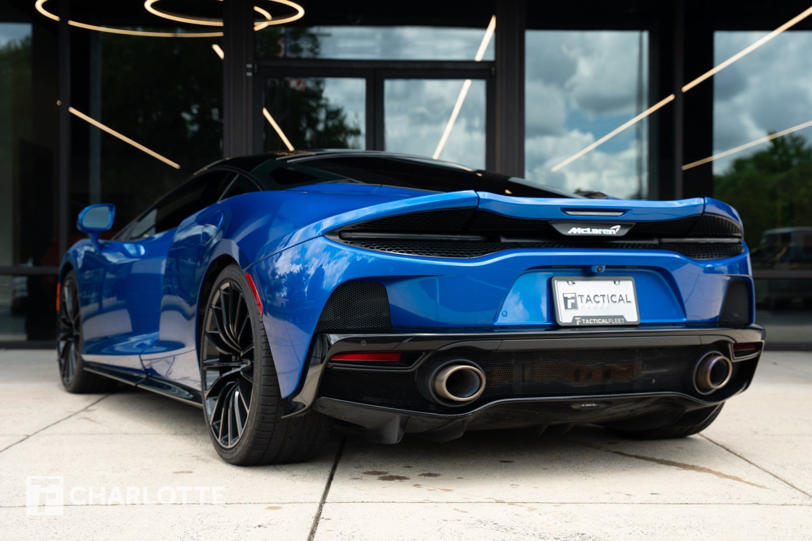 Used 2021 McLaren GT RWD image 3