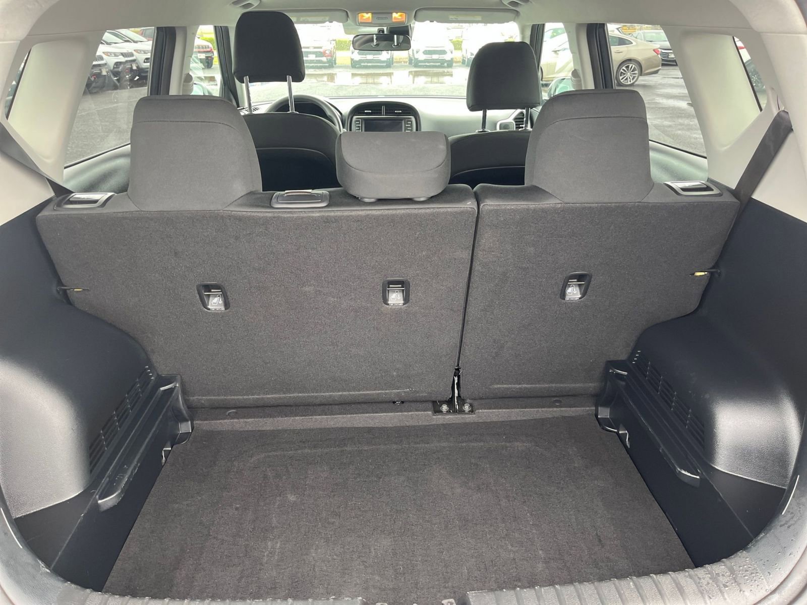 Used 2025 Kia Soul LX w/ LX Technology Package image 31