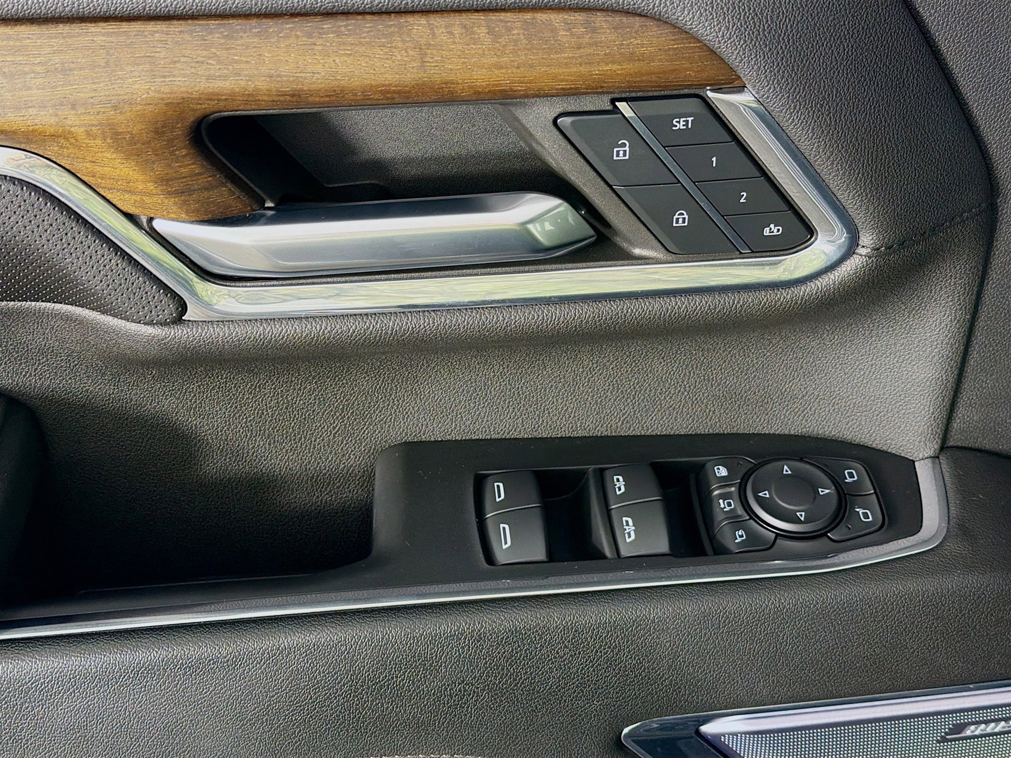 Used 2024 Chevrolet Silverado 2500 High Country w/ High Country Premium Package image 19