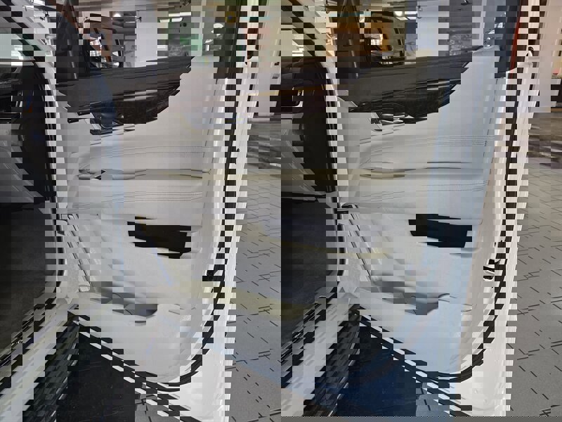 Used 2015 Cadillac Escalade ESV Luxury image 13