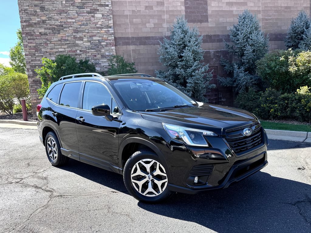 Used 2024 Subaru Forester Premium AWD/4WD image 2