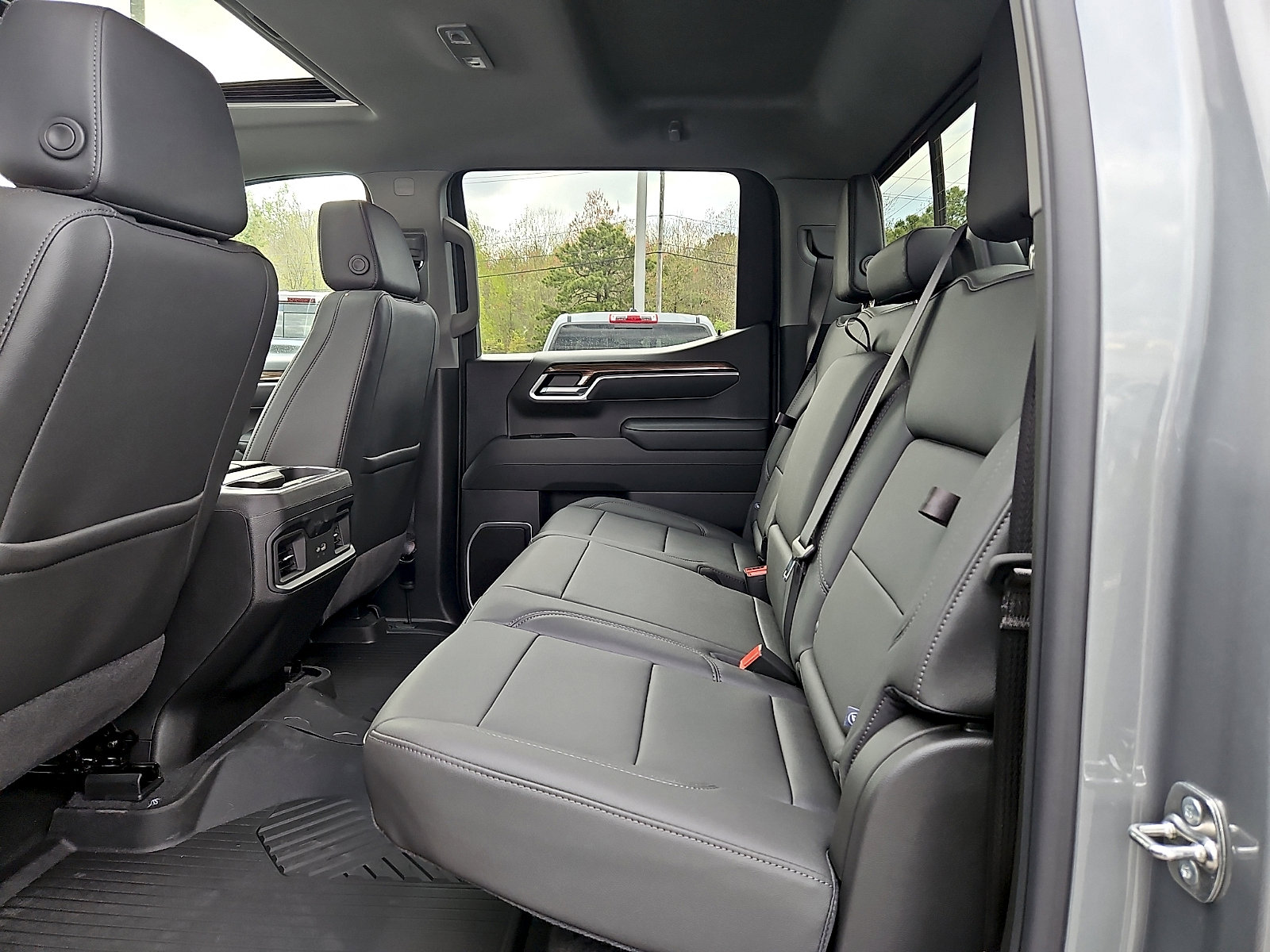 New 2026 Chevrolet Silverado 1500 RST w/ Z71 Off-Road Package AWD/4WD image 7