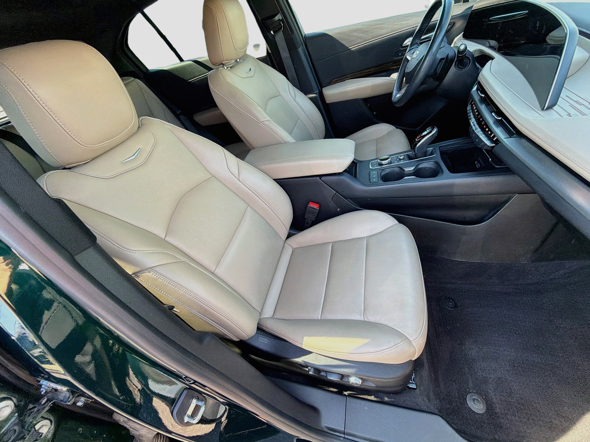 Certified 2024 Cadillac XT4 Premium Luxury FWD image 28