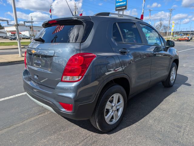 Used 2022 Chevrolet Trax LT w/ LT Convenience Package image 5