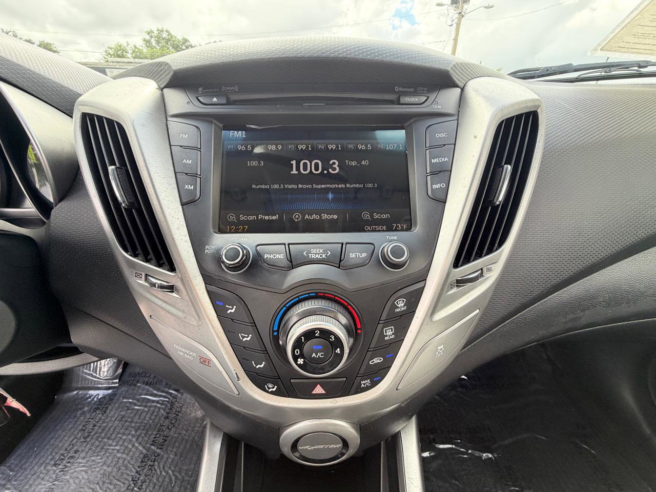 Used 2016 Hyundai Veloster FWD image 15