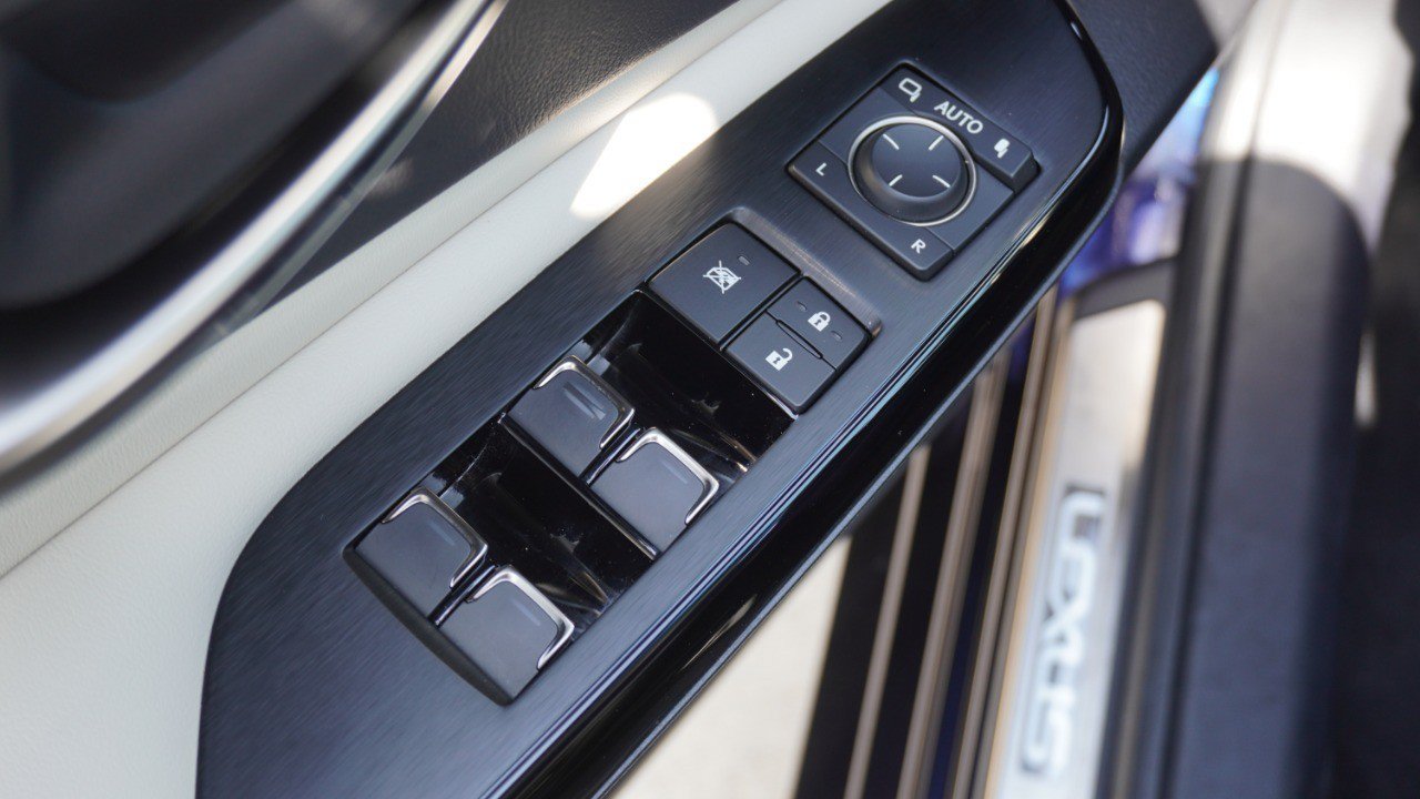 Certified 2025 Lexus ES 350 Ultra Luxury FWD image 23