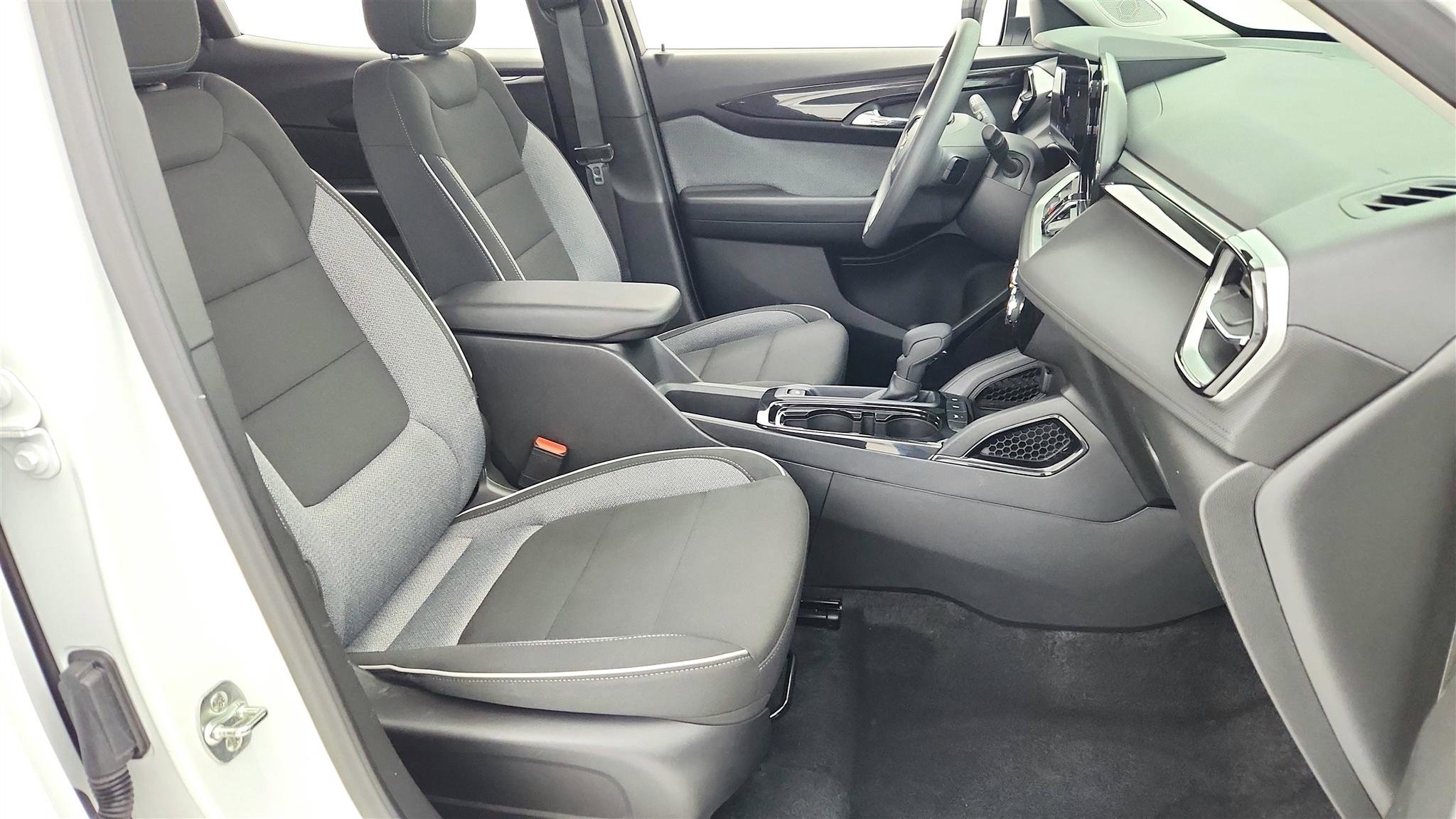 Used 2025 Chevrolet TrailBlazer LT image 35