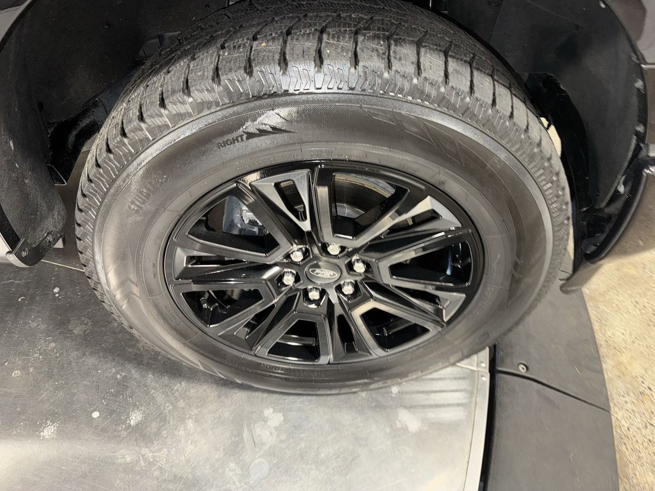 Used 2024 Ford F150 Platinum w/ FX4 Off-Road Package image 14