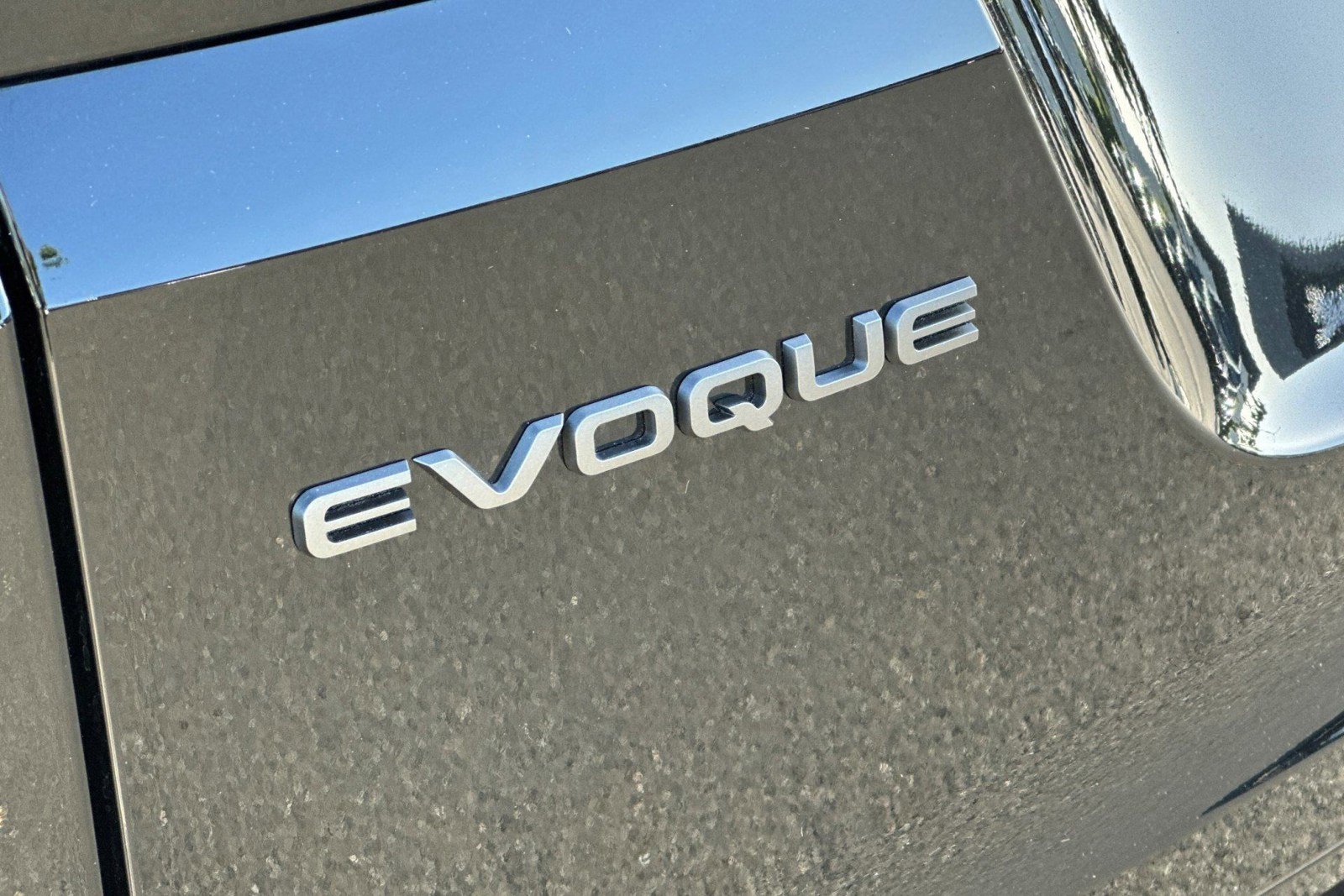 Certified 2025 Land Rover Range Rover Evoque S AWD/4WD image 22