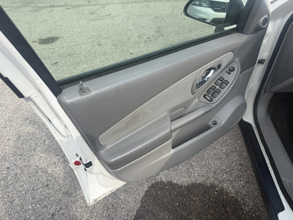 Used 2005 Chevrolet Malibu LS image 11