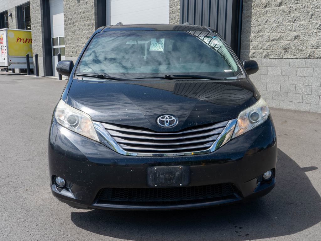 Used 2015 Toyota Sienna XLE w/ XLE Navigation Package AWD/4WD image 2