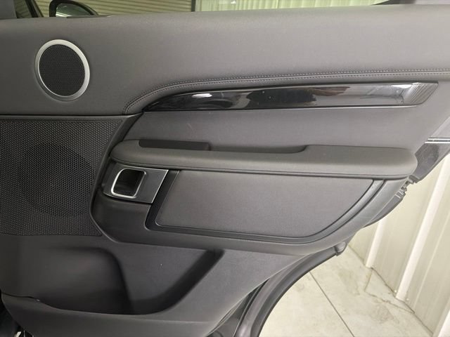 Used 2024 Land Rover Discovery S AWD/4WD image 18