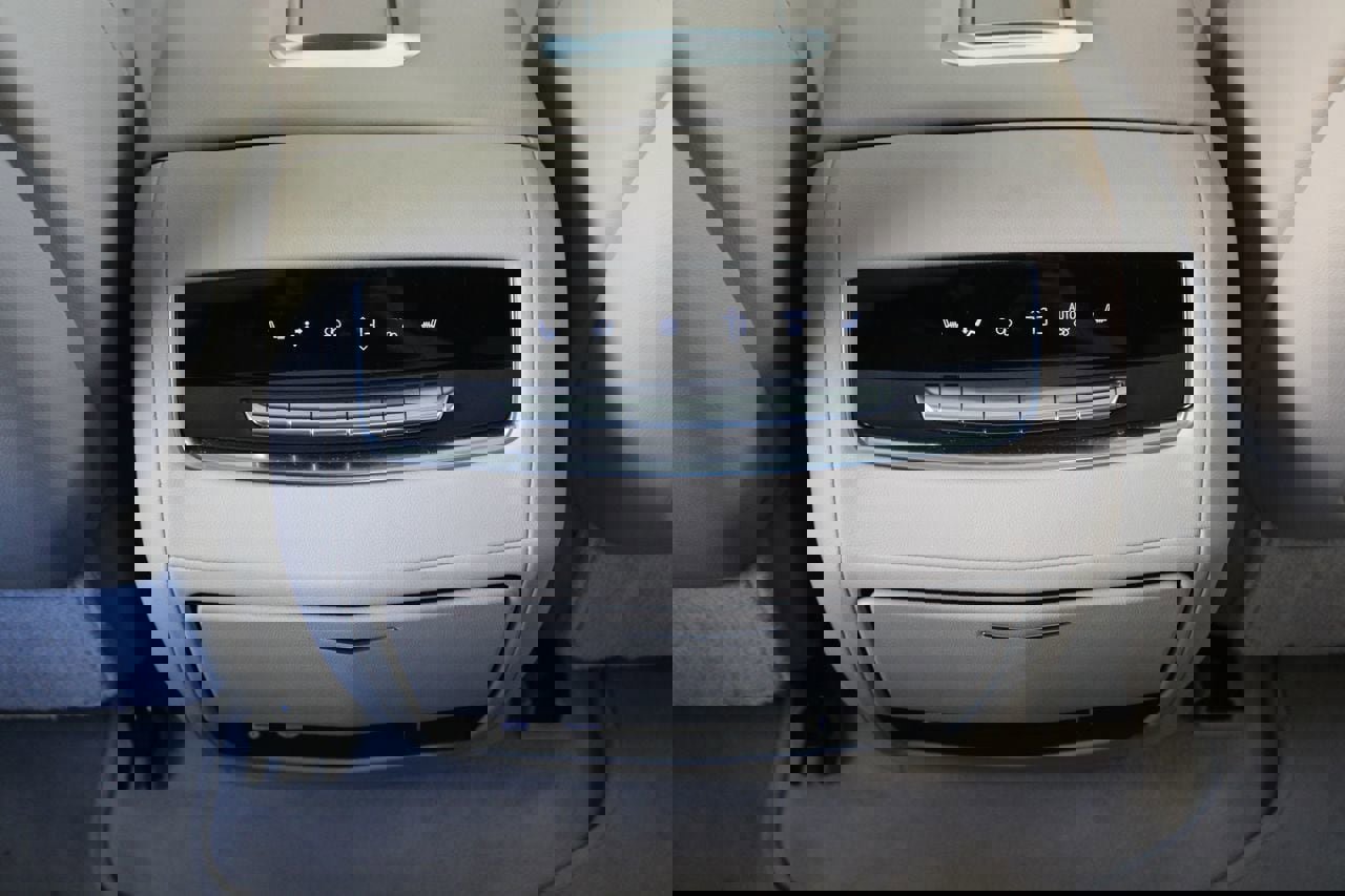 Used 2021 Cadillac Escalade Premium Luxury w/ Driver Assist Tech Package AWD/4WD image 11