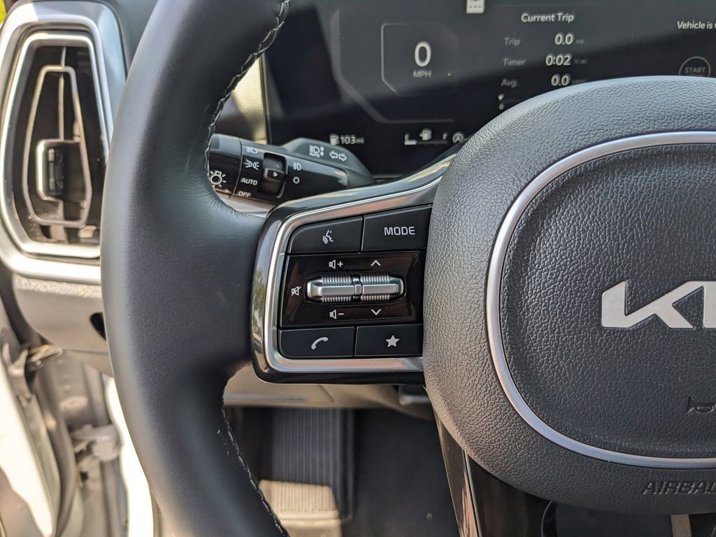 Certified 2025 Kia Sorento SX image 32