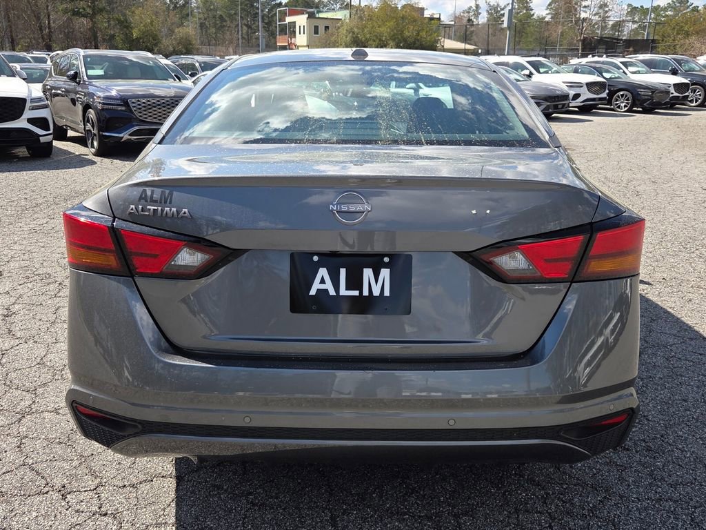 Used 2025 Nissan Altima 2.5 SV image 11