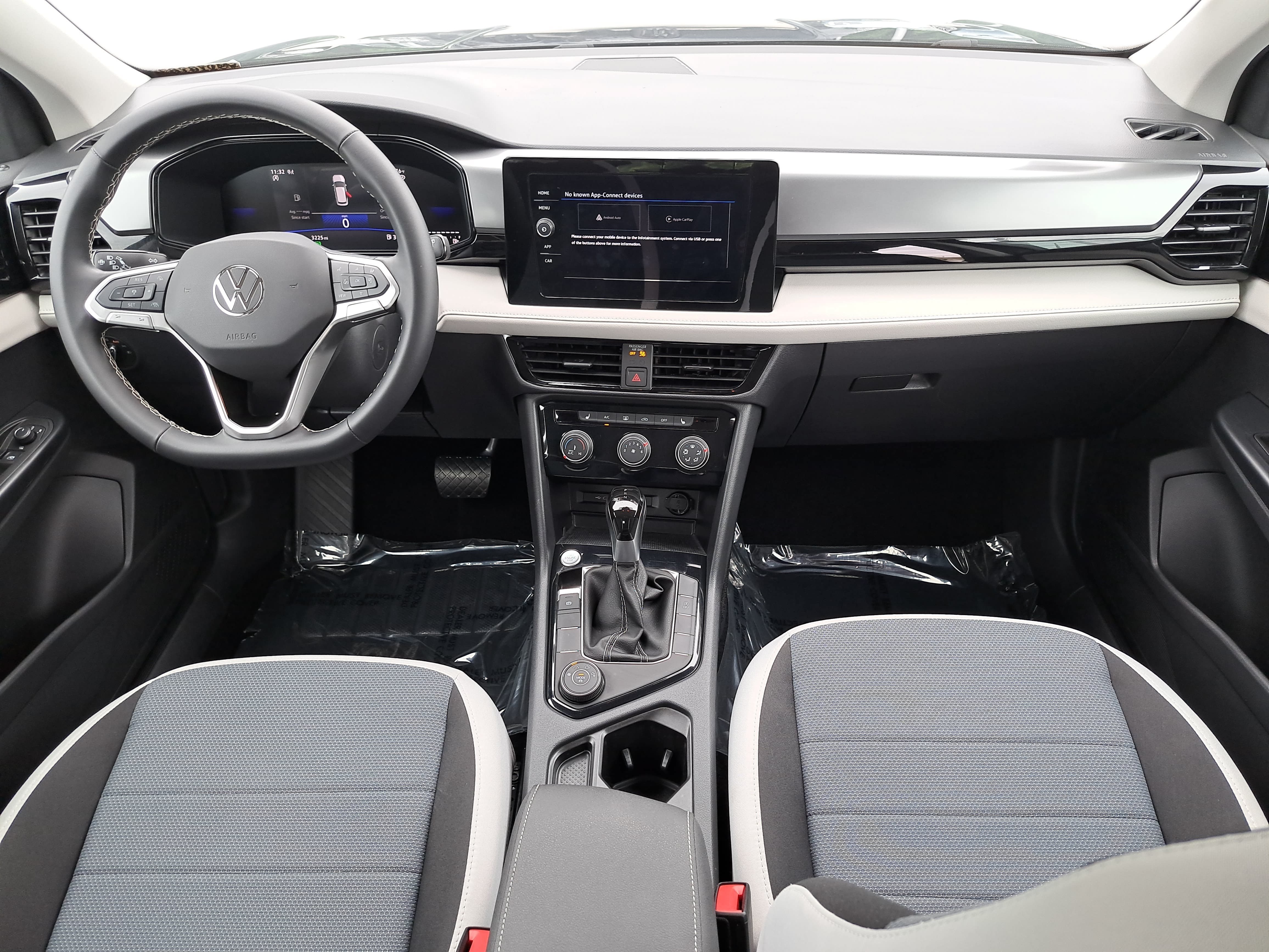 Used 2025 Volkswagen Taos S AWD/4WD image 9