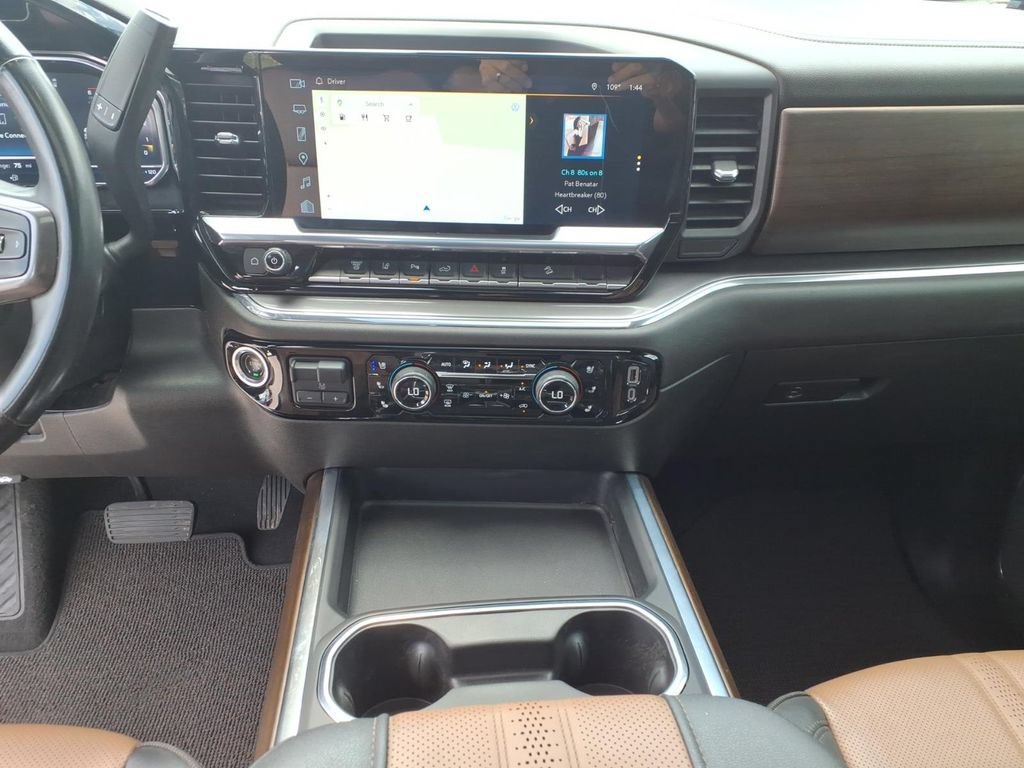 Used 2024 Chevrolet Silverado 2500 High Country w/ Technology Package AWD/4WD image 18