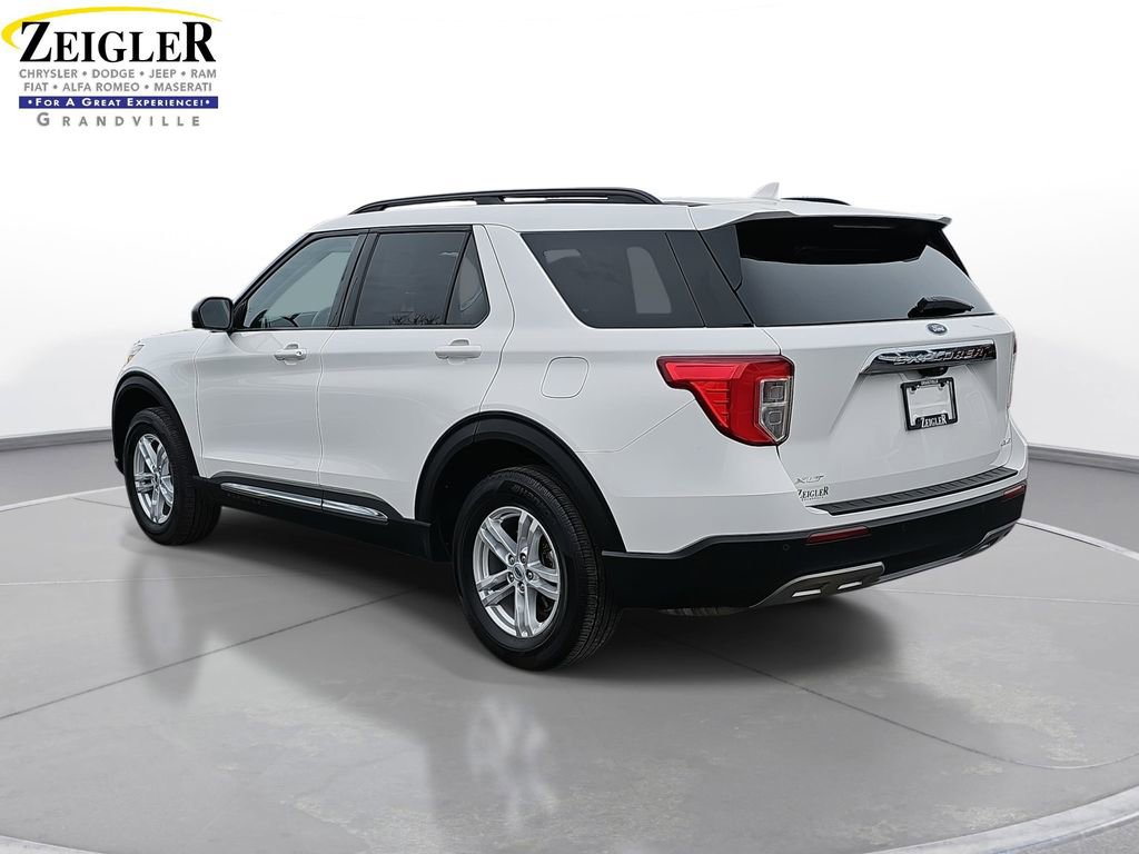 Used 2022 Ford Explorer XLT w/ Equipment Group 202A image 7