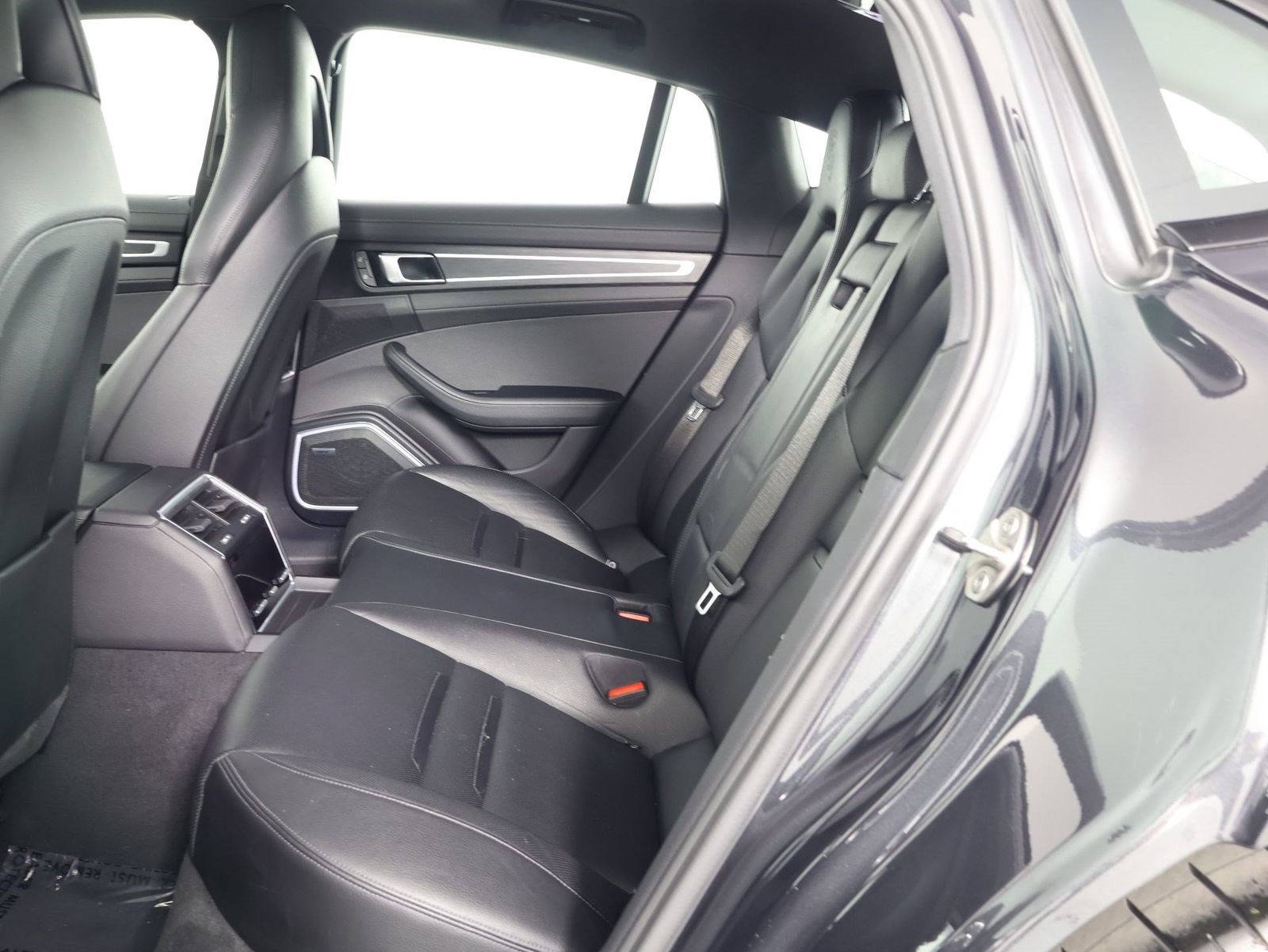 Certified 2023 Porsche Panamera Platinum Edition RWD image 33