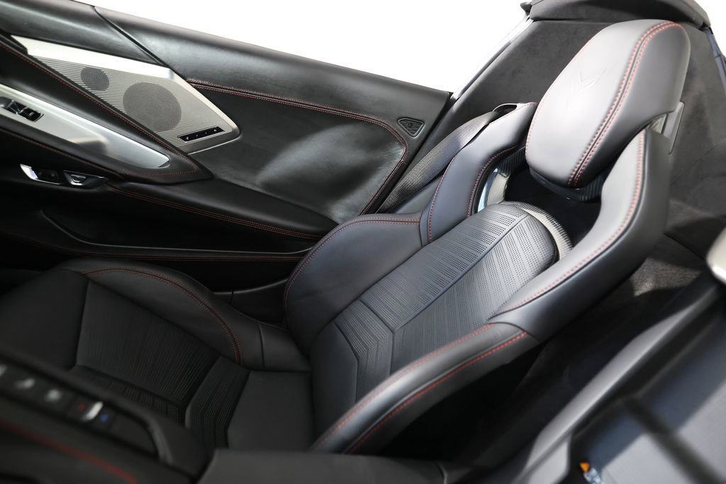 Used 2023 Chevrolet Corvette Stingray Premium Conv w/ Z51 Performance Package RWD image 35