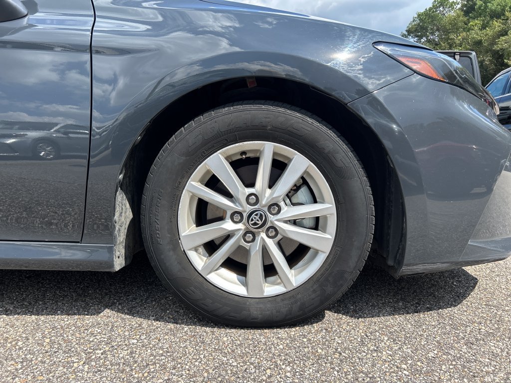 Used 2025 Toyota Camry LE FWD image 7