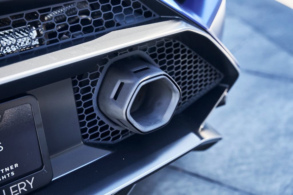 Used 2023 Lamborghini Huracan Tecnica image 15