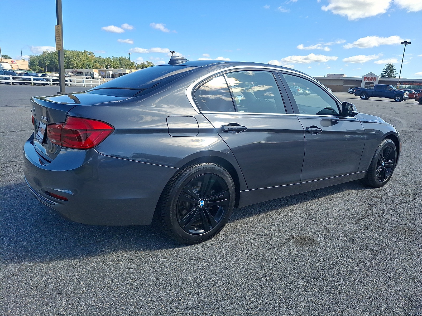Used 2018 BMW 330i xDrive Sedan w/ Convenience Package AWD/4WD image 6