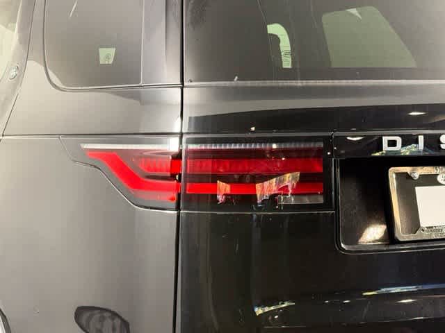 New 2026 Land Rover Discovery S AWD/4WD image 13