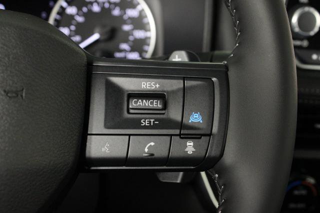 Certified 2025 Nissan Rogue SV FWD image 22