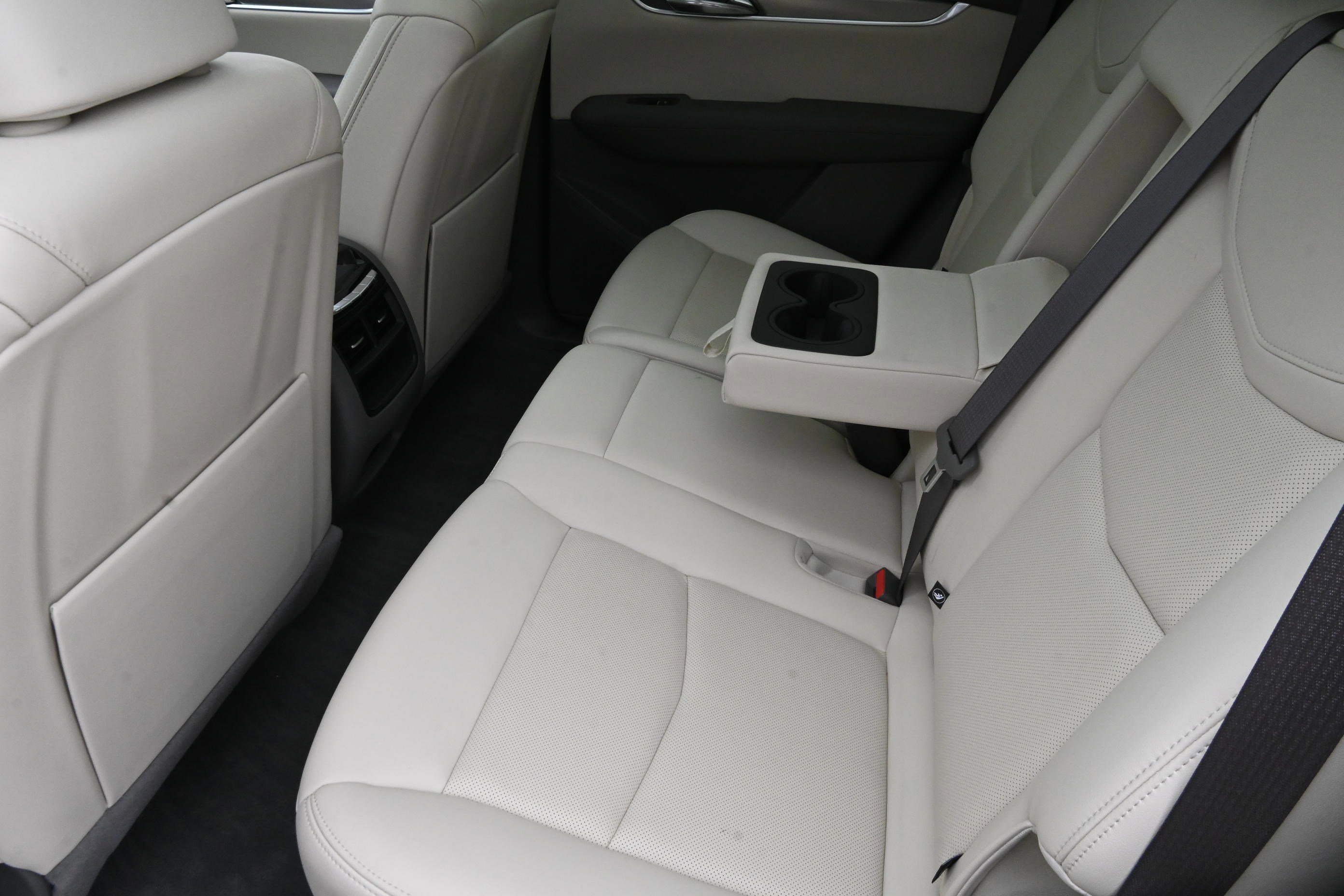 Used 2022 Cadillac XT5 Premium Luxury w/ Technology Package FWD image 11