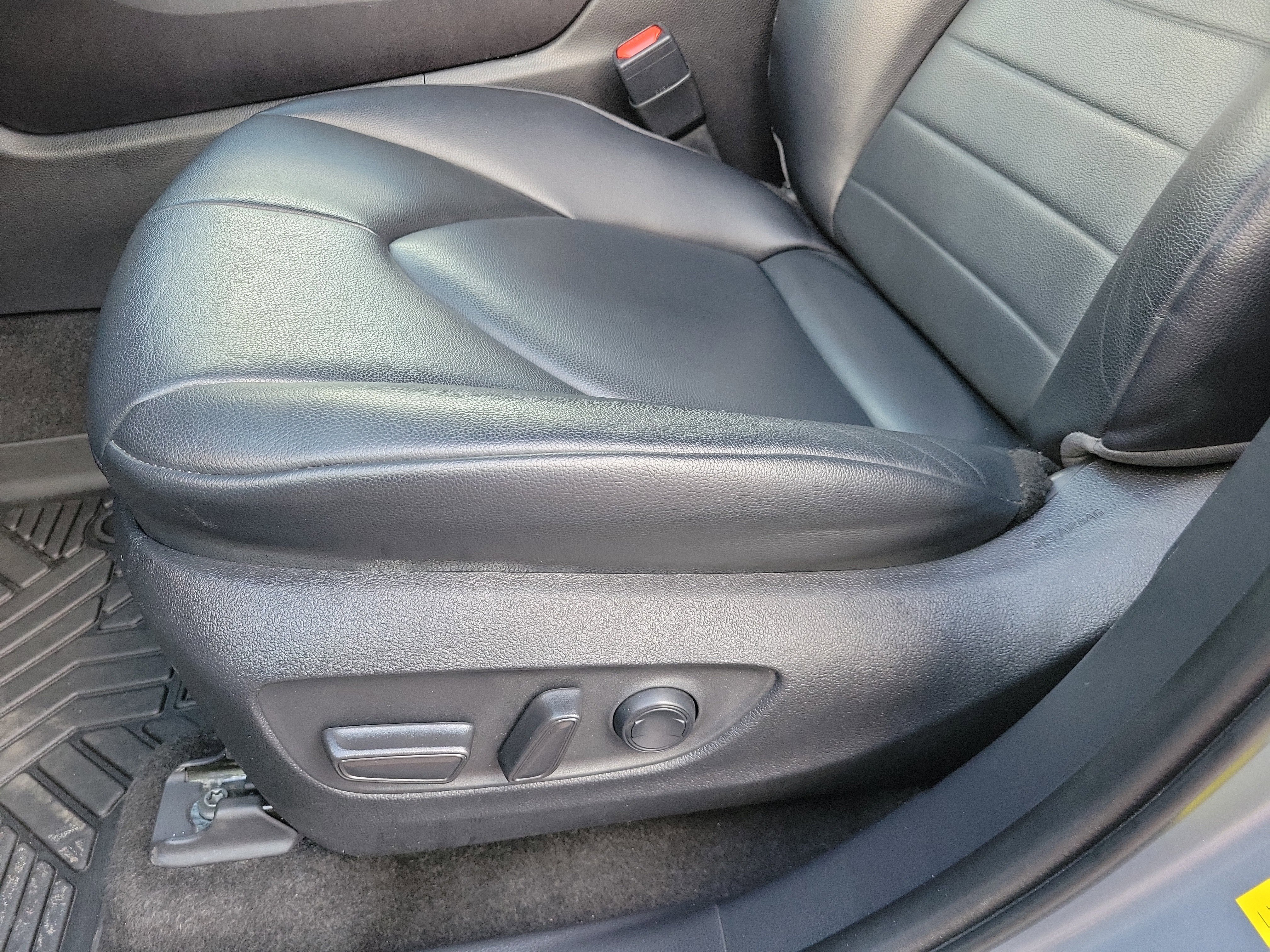 Used 2023 Toyota Highlander XLE image 15