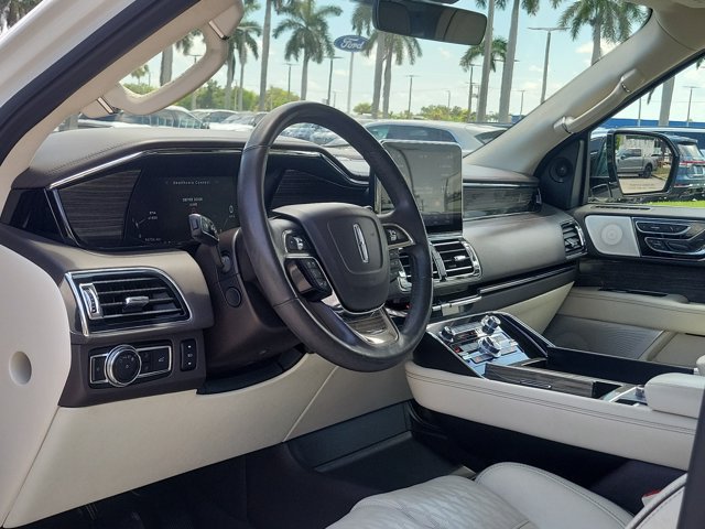 Used 2020 Lincoln Navigator Black Label w/ Cargo Convenience Package AWD/4WD image 6