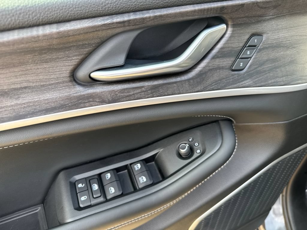 Used 2026 Jeep Grand Cherokee Limited AWD/4WD image 15