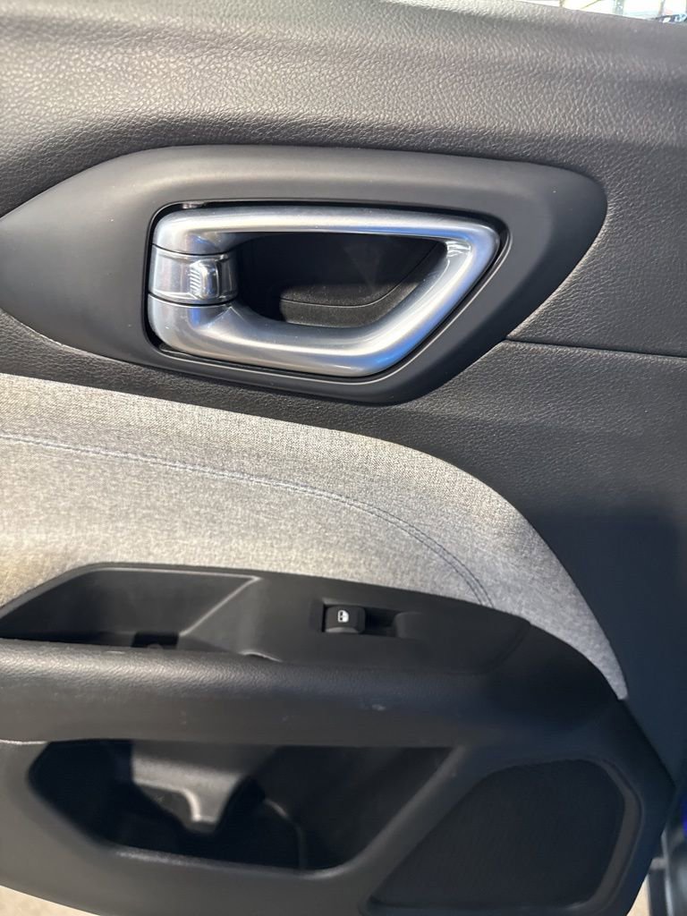 Used 2023 Jeep Compass Sport image 24