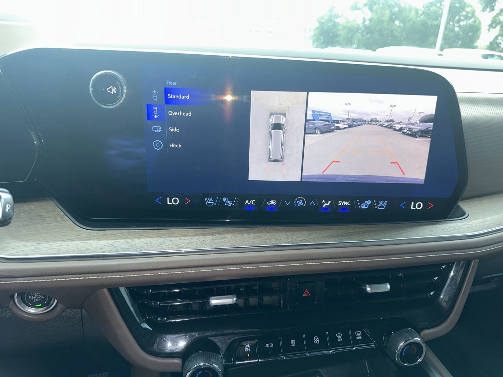 Used 2025 Chevrolet Suburban High Country AWD/4WD image 13