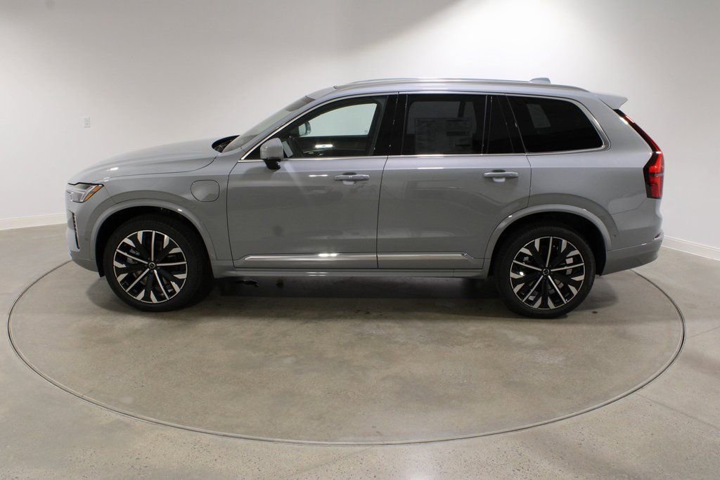 New 2026 Volvo XC90 T8 Plus w/ Protection Package Premier image 3